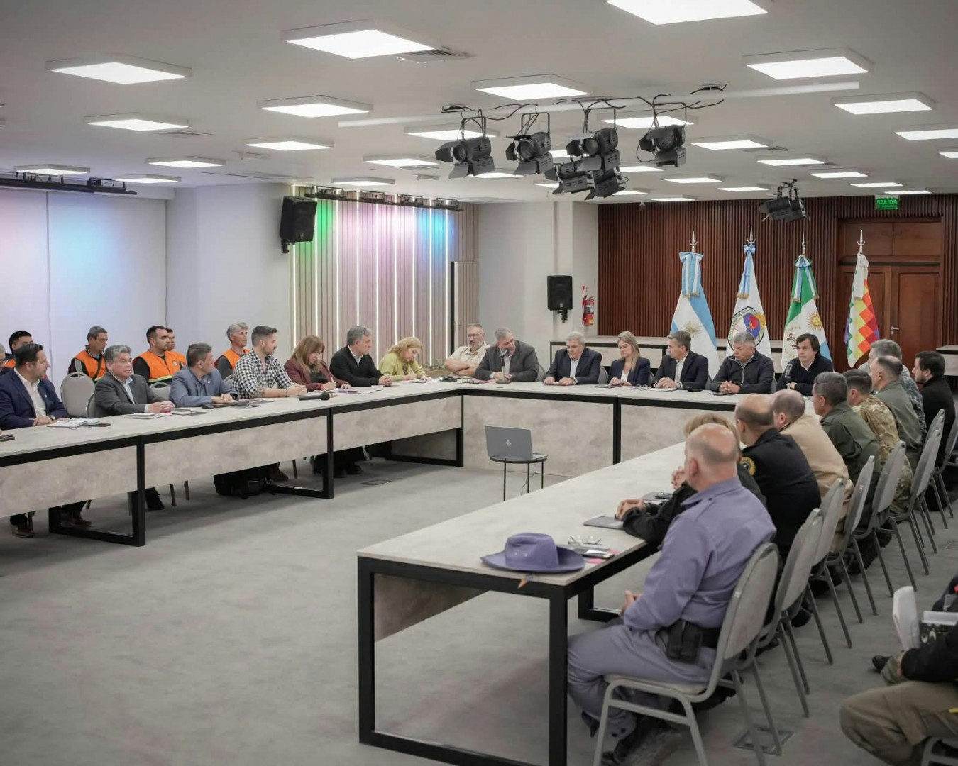 Autoridades nacionales y representantes provinciales participan de una reunión de coordinación federal ante posibles emergencias asociadas al fenómeno El Niño, en Resistencia, Chaco.